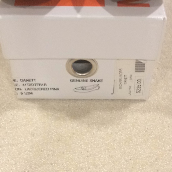 Michael Kors Flat with Genuine Snake - Picture 2 of 4